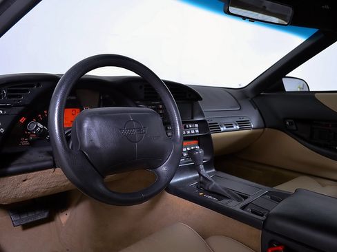 Used 1996 Chevrolet Corvette Coupe RWD image 12