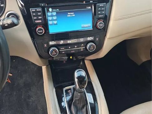 Used 2017 Nissan Rogue SL w/ SL Premium Package image 11