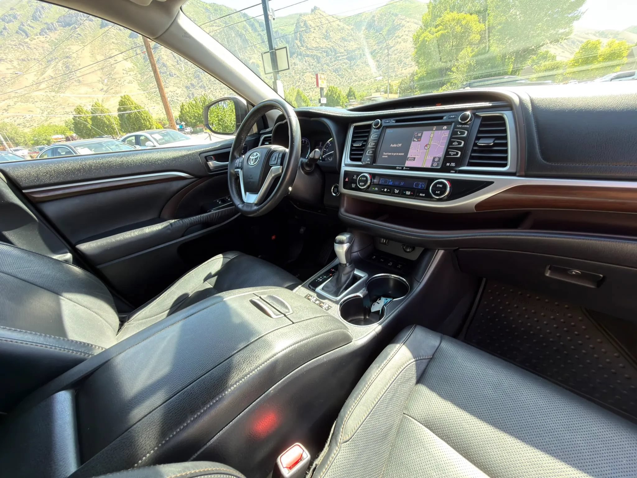 Used 2015 Toyota Highlander Limited AWD/4WD image 6