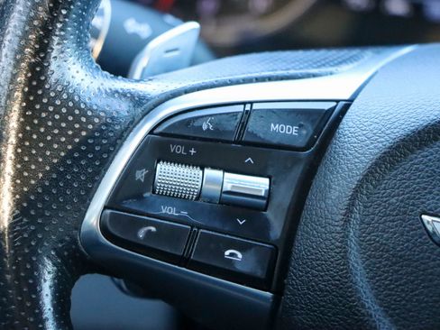 Used 2019 Genesis G70 2.0T Advanced image 27