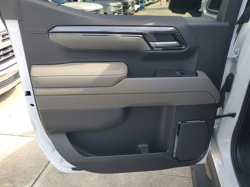 Used 2025 Chevrolet Silverado 1500 ZR2 image 8