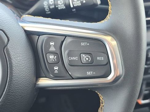 Used 2024 Jeep Wrangler Unlimited Sahara w/ Technology Group AWD/4WD image 42