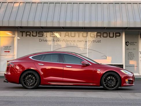 Used 2016 Tesla Model S 60D AWD/4WD image 5