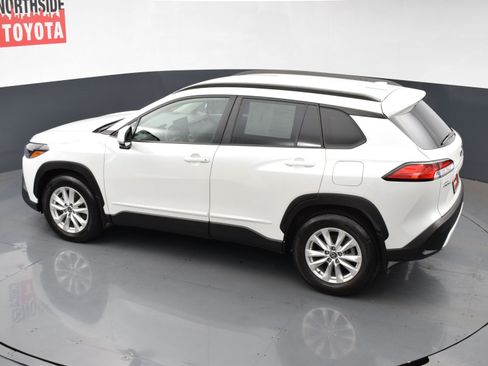 Used 2022 Toyota Corolla Cross LE image 19