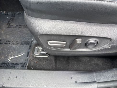 Used 2025 Toyota Highlander XSE AWD/4WD image 23