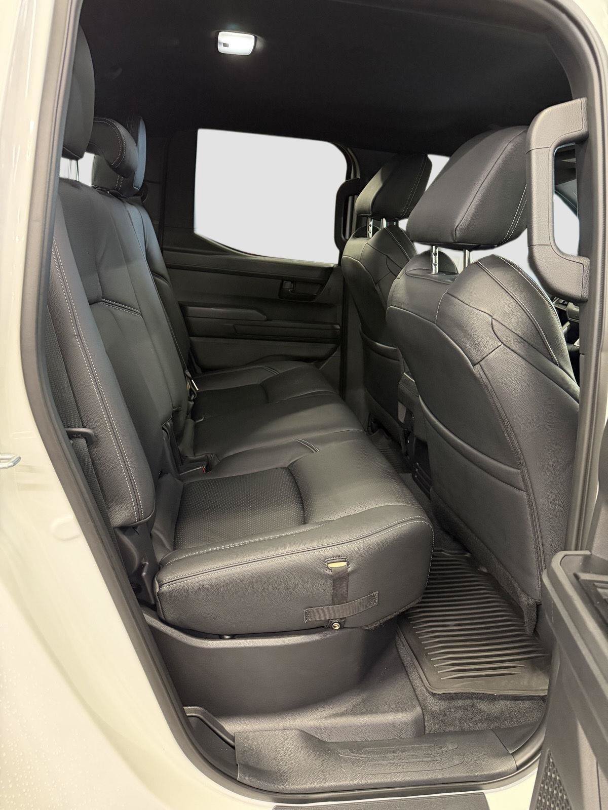 Used 2025 Toyota Tacoma SR5 AWD/4WD image 23