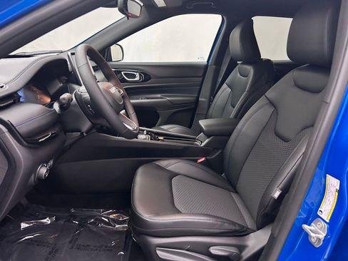 New 2026 Jeep Compass Latitude image 12