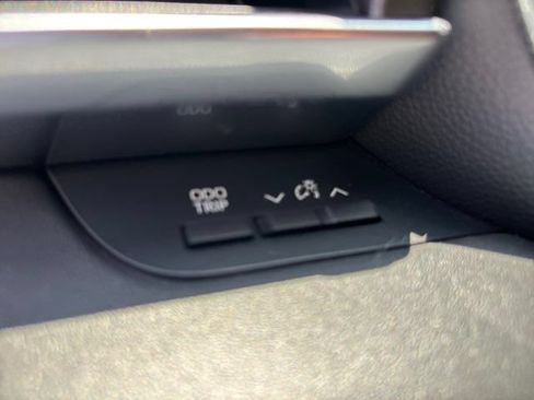 Used 2020 Toyota Highlander Limited FWD image 55
