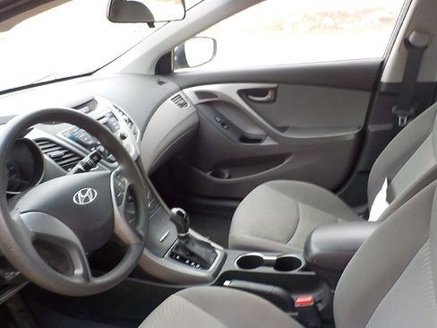 Used 2016 Hyundai Elantra SE image 12