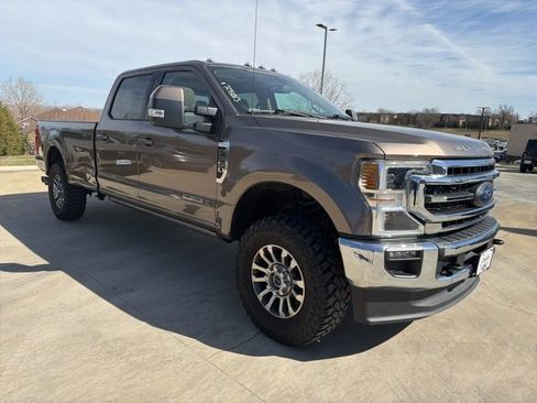 Used 2021 Ford F350 Lariat w/ Lariat Ultimate Package image 3