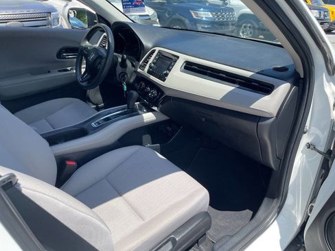 Used 2018 Honda HR-V LX image 23
