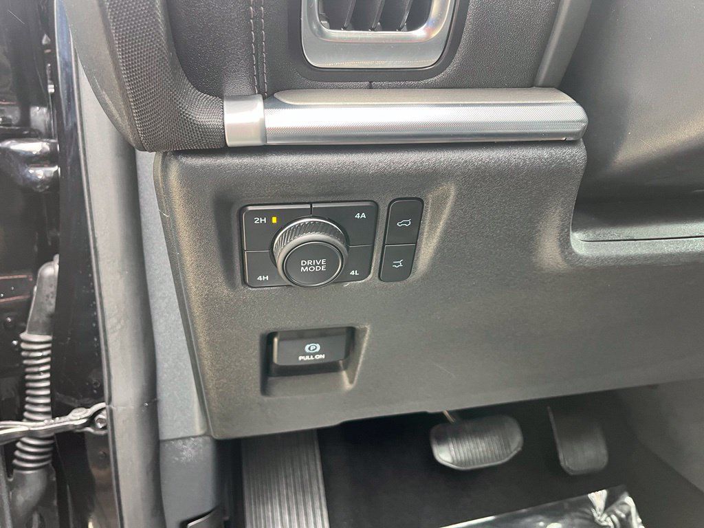 Used 2025 Ford Expedition Max Platinum w/ Driver's Package AWD/4WD image 35