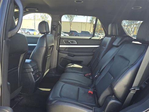 Used 2016 Ford Explorer XLT w/ Equipment Group 202A image 10