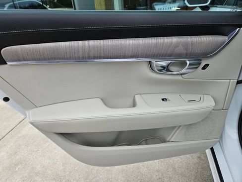 Certified 2023 Volvo S90 B6 Ultimate w/ Protection Package Premier AWD/4WD image 16
