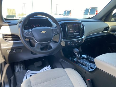 Used 2023 Chevrolet Traverse LS image 33