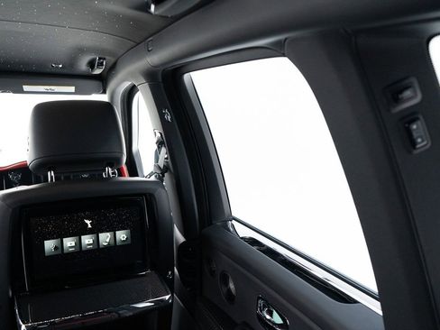 New 2026 Rolls-Royce Cullinan Black Badge image 32