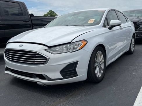 Used 2020 Ford Fusion SE FWD image 1