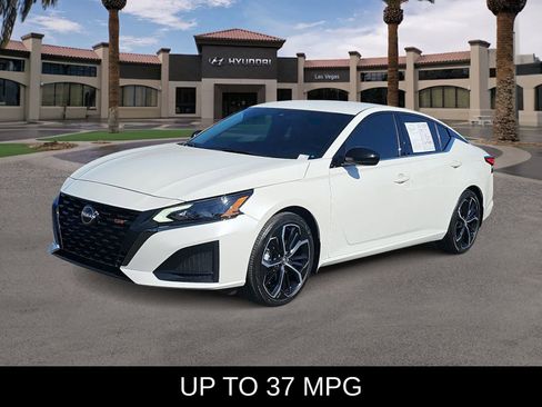 Used 2023 Nissan Altima 2.5 SR FWD image 4