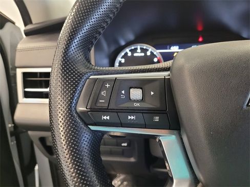 Used 2024 Mitsubishi Outlander SE Black Edition image 24