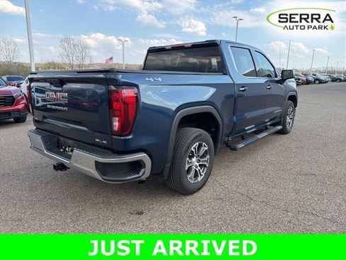 Used 2023 GMC Sierra 1500 SLE image 3