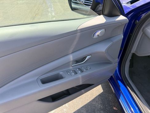 Used 2024 Hyundai Elantra SEL FWD image 15