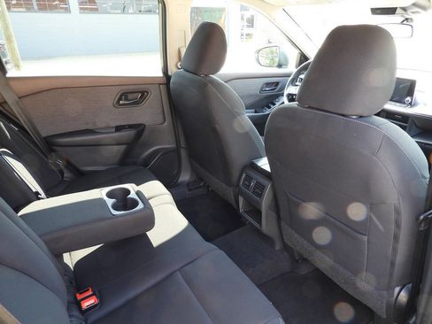 Used 2023 Nissan Rogue S AWD/4WD image 27