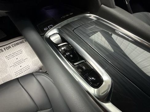 Used 2024 Buick Enclave Premium AWD/4WD image 10
