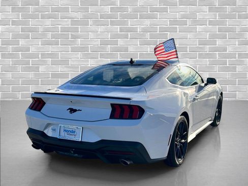 Used 2025 Ford Mustang Coupe image 4