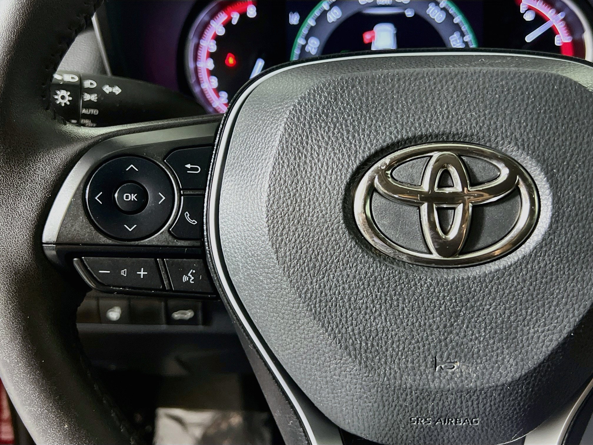 Used 2023 Toyota RAV4 XLE w/ Convenience Package FWD image 19