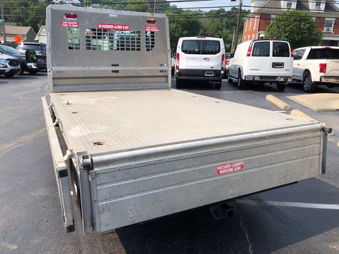 Used 2018 Ford Transit 250 138 RWD image 17