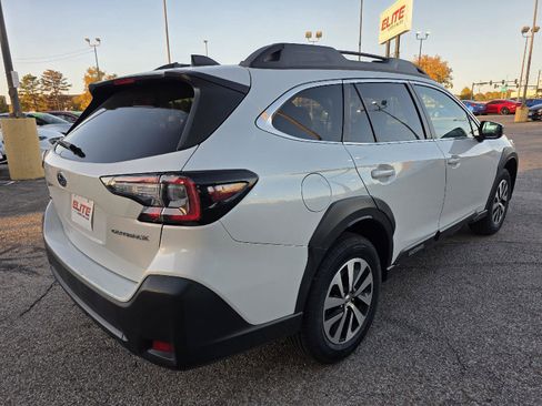 Used 2023 Subaru Outback Premium image 5