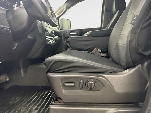 Used 2022 Chevrolet Silverado 2500 Custom w/ Custom Convenience Package AWD/4WD image 14