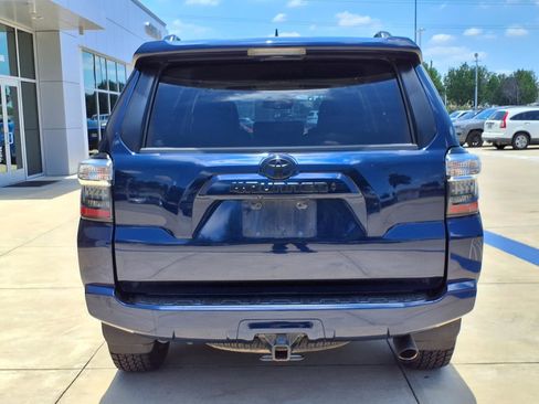 Used 2021 Toyota 4Runner SR5 Premium w/ Moonroof Package RWD image 24