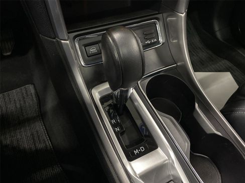 Used 2022 Subaru Ascent Limited w/ Technology Package image 26