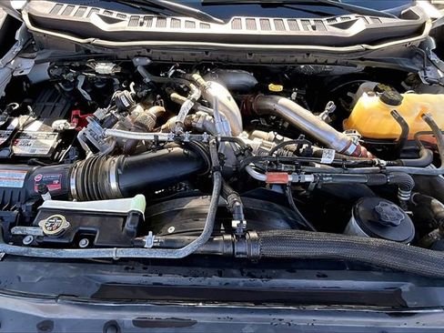 Used 2023 Ford F350 Platinum image 9