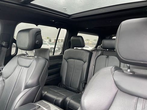 Used 2022 Jeep Wagoneer Series II w/ Convenience Group I AWD/4WD image 15