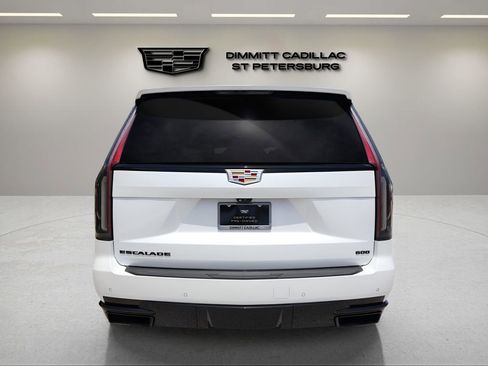 Certified 2022 Cadillac Escalade ESV Sport w/ Touring Package AWD/4WD image 4
