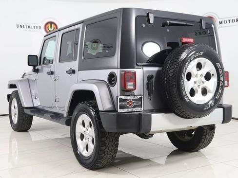 Used 2013 Jeep Wrangler Unlimited Sahara image 4