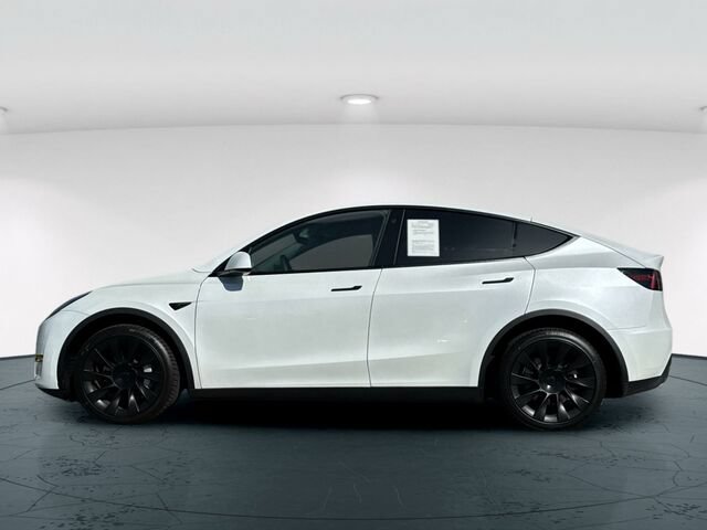 Used 2023 Tesla Model Y AWD image 3
