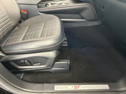Used 2025 Ford Explorer ST-Line w/ ST-Line Street Pack AWD/4WD image 26