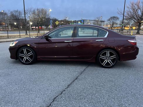 Used 2016 Honda Accord Sport image 14
