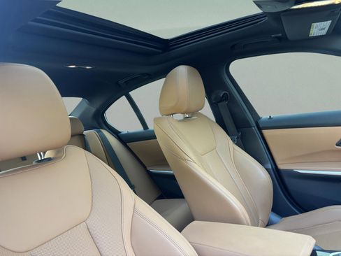 Used 2023 BMW 330i Sedan w/ Premium Package RWD image 21