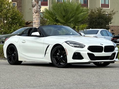 Used 2019 BMW Z4 sDrive30i w/ M Sport Package RWD image 9