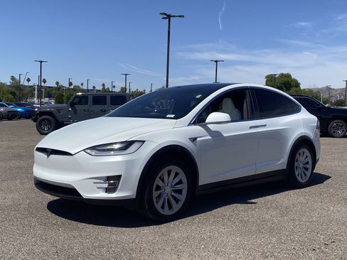 Used 2020 Tesla Model X Long Range AWD/4WD image 2