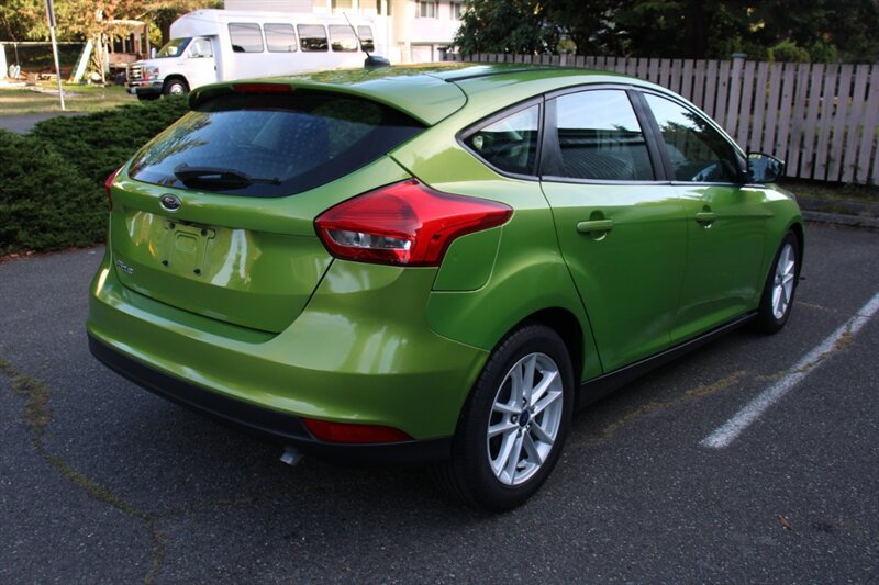 Used 2018 Ford Focus SE FWD image 3
