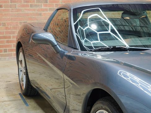 Used 2011 Chevrolet Corvette Coupe w/ Preferred Equipment Group RWD image 23