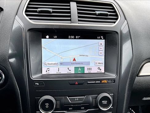 Used 2019 Ford Explorer XLT w/ Equipment Group 202A AWD/4WD image 26