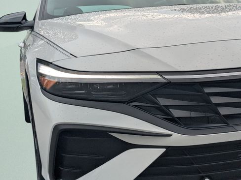 New 2026 Hyundai Elantra SEL Sport FWD image 13