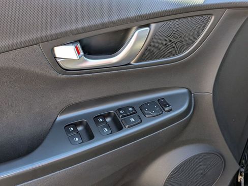 Certified 2023 Hyundai Kona SE image 14