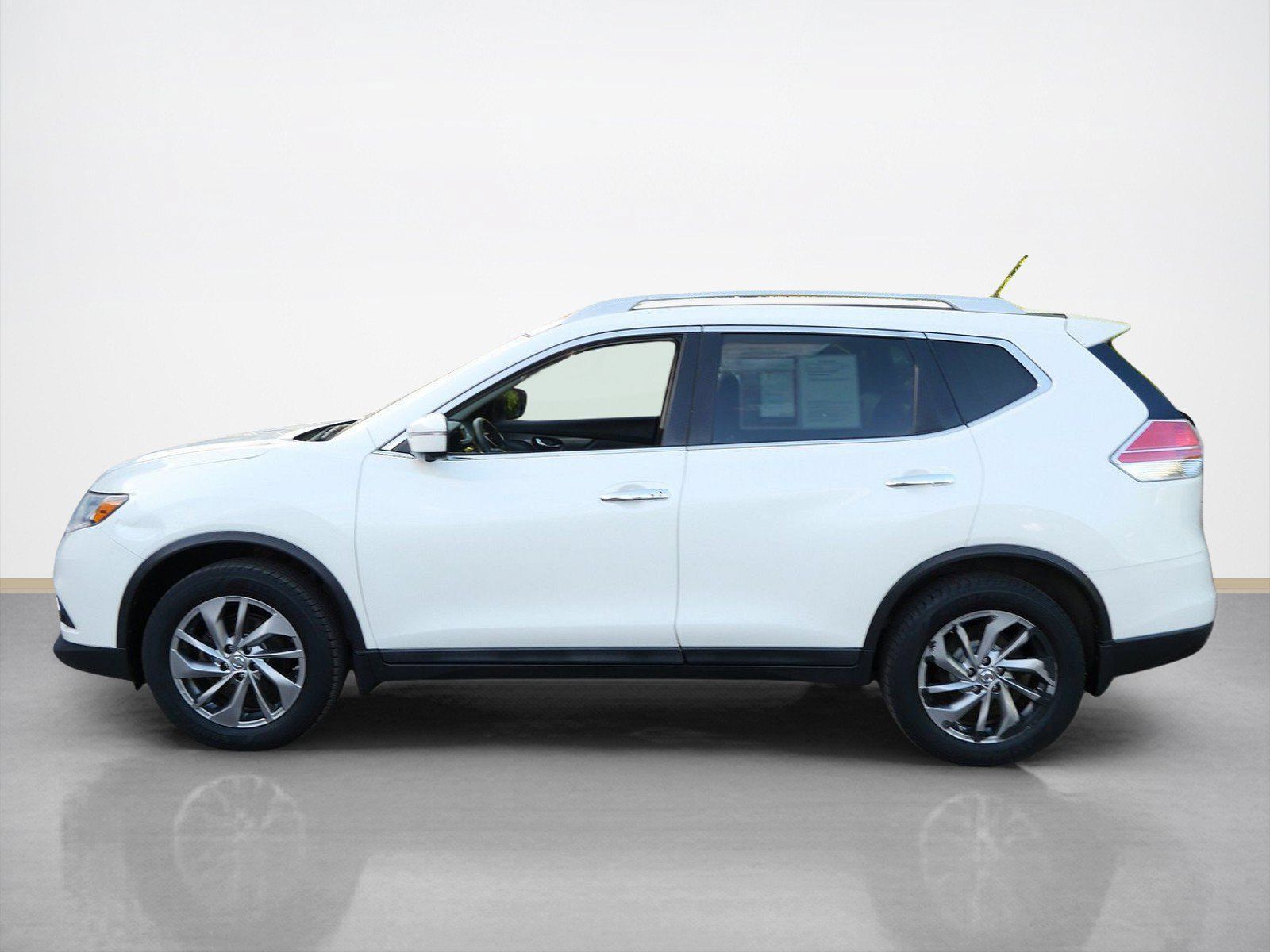 Used 2015 Nissan Rogue SL w/ SL Premium Package AWD/4WD image 6